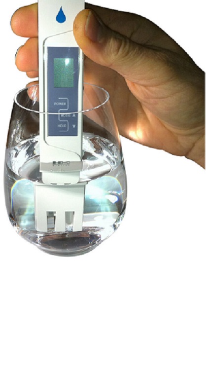 Le stylo TDS permet de mesurer la charge minérale de l'eau purifiée des fontaines O'vive
